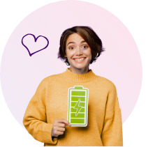 Eine Frau mit der BAterie in der HAnd